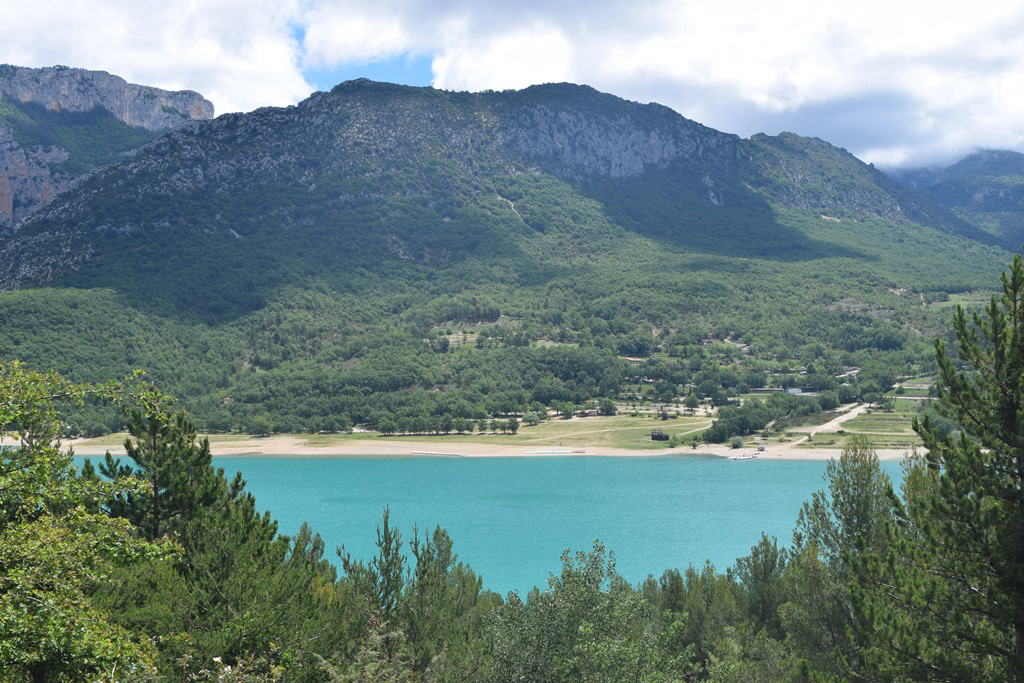 Free HTML5 Bootstrap Template by FREEHTML5.co