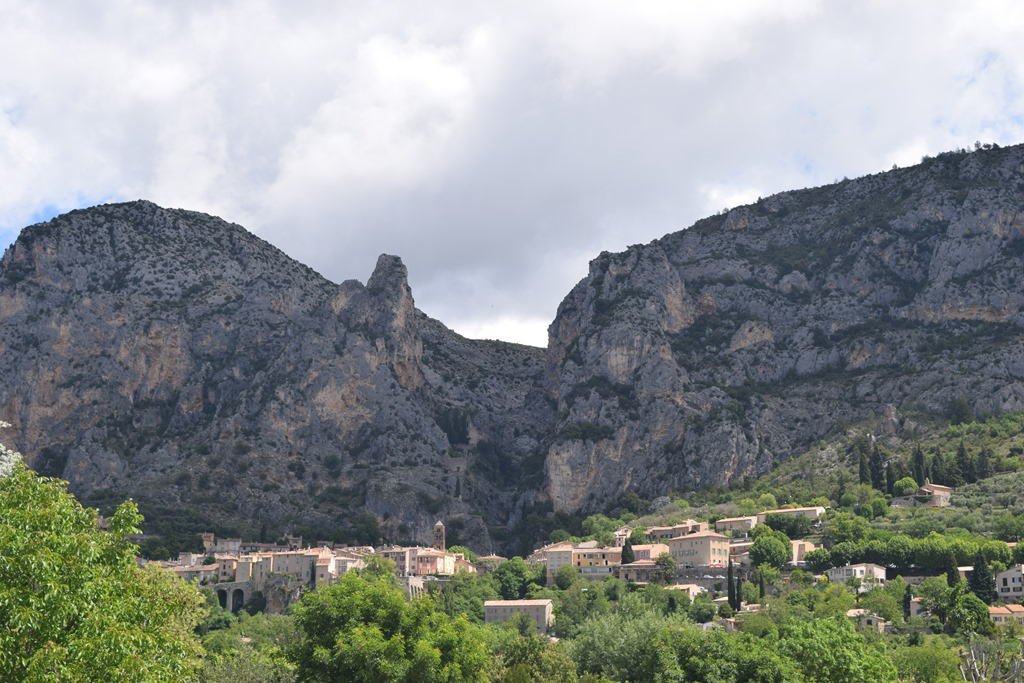 Free HTML5 Bootstrap Template by FREEHTML5.co